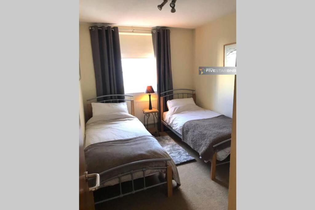 Waterfront Living In Leith With Free Parking! Daire Edinburgh Dış mekan fotoğraf