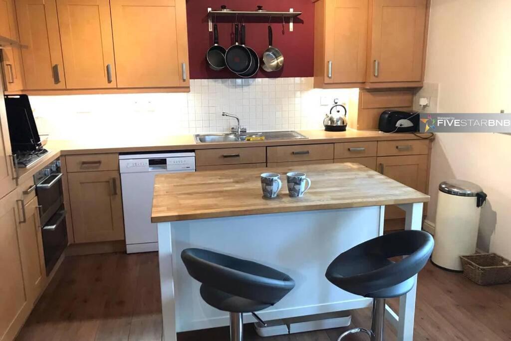 Waterfront Living In Leith With Free Parking! Daire Edinburgh Dış mekan fotoğraf