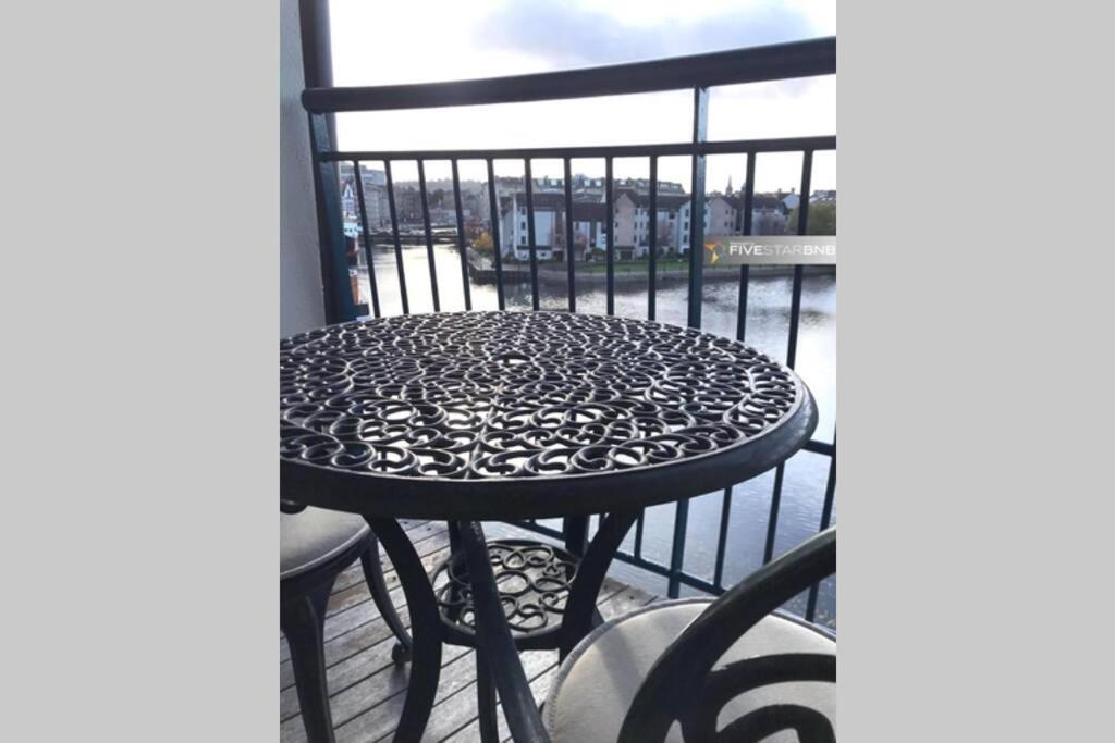 Waterfront Living In Leith With Free Parking! Daire Edinburgh Dış mekan fotoğraf