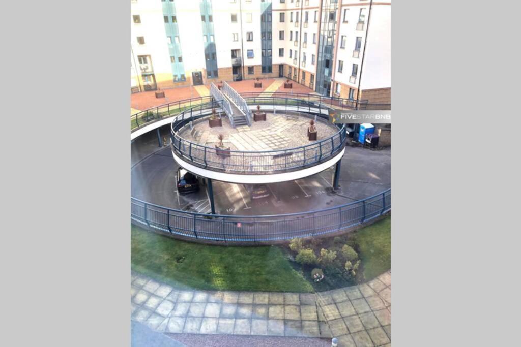 Waterfront Living In Leith With Free Parking! Daire Edinburgh Dış mekan fotoğraf