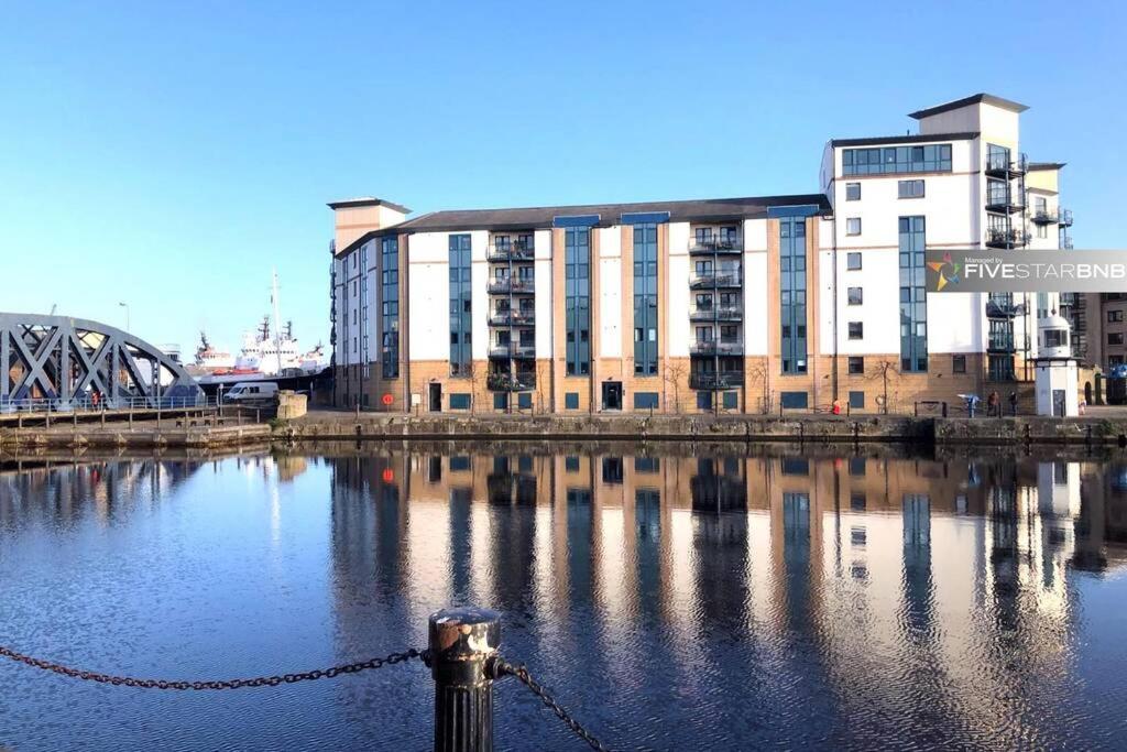 Waterfront Living In Leith With Free Parking! Daire Edinburgh Dış mekan fotoğraf